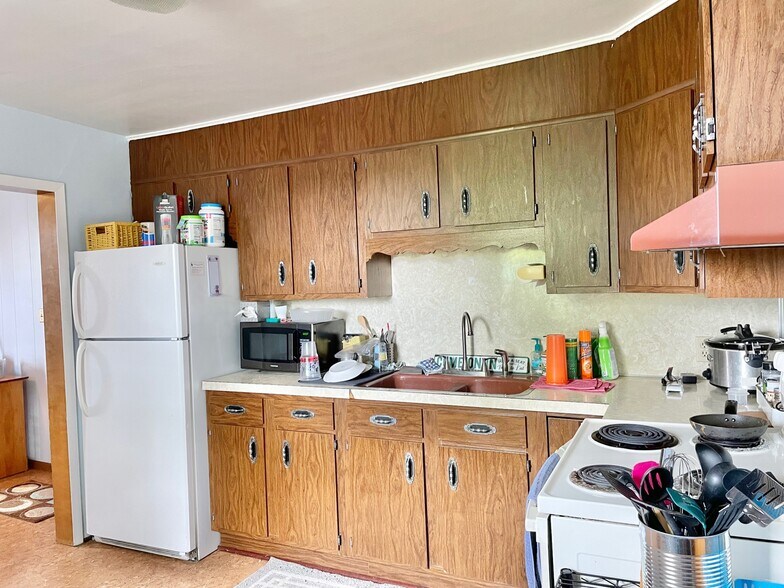 More Photos Of 710 Cedar Ave, Kemmerer Apartments For Sale