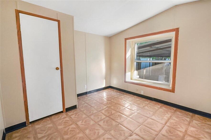 More Photos Of 13338 Elderberry Ln, Houston Industrial For Lease