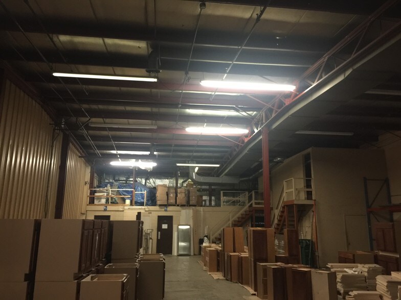 More Photos Of 785 20th St, Newport Warehouse For Lease