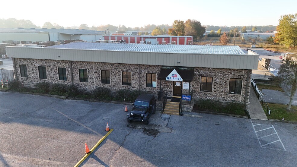 More Photos Of 9525 Macon Rd, Cordova Light Distribution For Sale