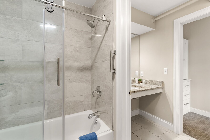 More Photos Of 175 Bridge Rd, Salisbury Hotel For Sale