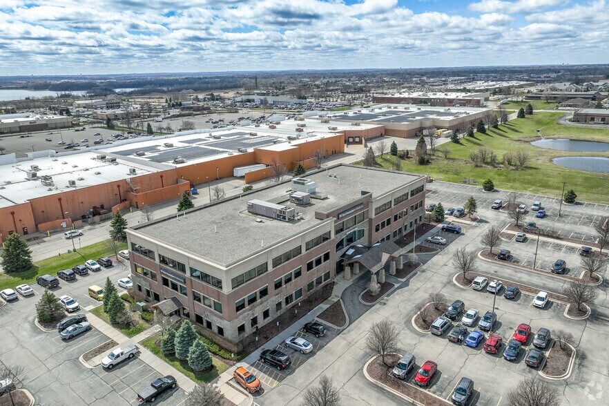 More Photos Of 360 Station Dr, Crystal Lake Medical For Lease