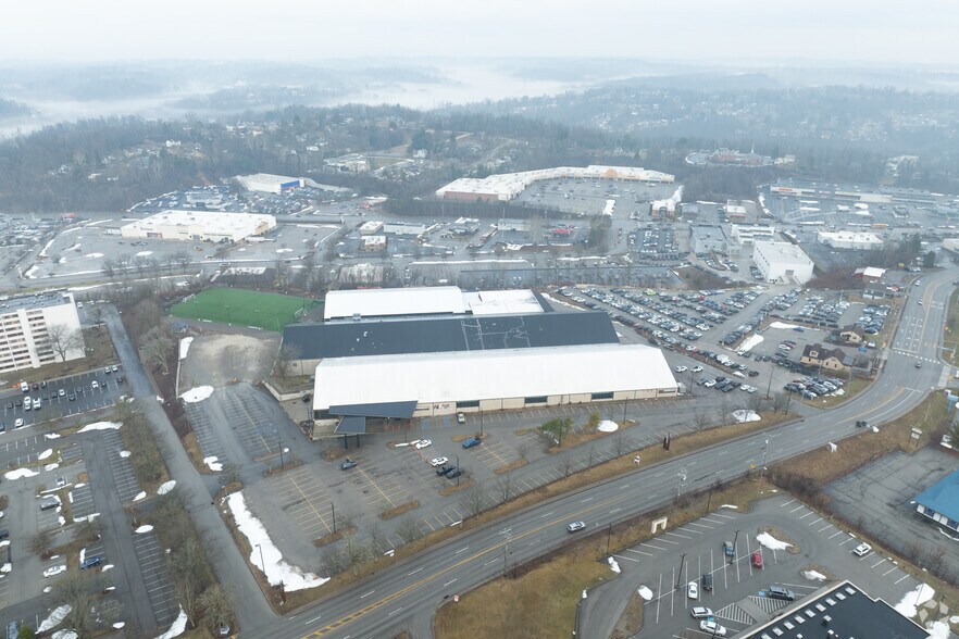 More Photos Of 1 Racquet Ln, Monroeville Sports And Entertainment For Lease