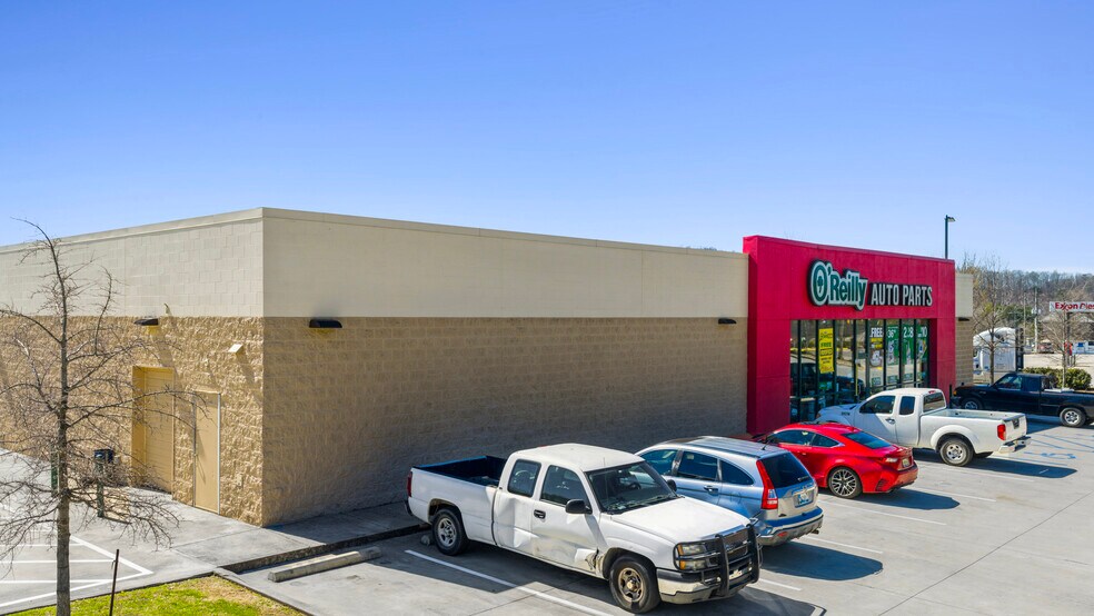 Primary Photo Of 2176 County 52 E rd, Pelham General Retail For Sale