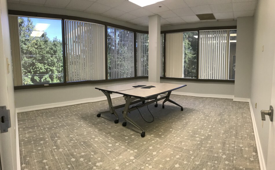 More Photos Of 24 Oglethorpe Professional Blvd, Savannah Medical For Lease