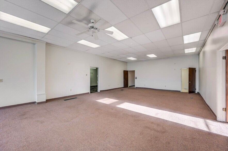 More Photos Of 535 Green Ridge St, Scranton Storefront Retail Residential For Sale