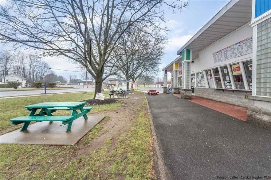 More Photos Of 90 Old Rt-9w, Port Ewen Restaurant For Sale