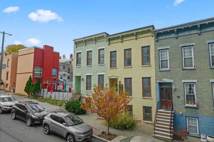 More Photos Of 132-134 S Swan St, Albany Office Residential For Sale