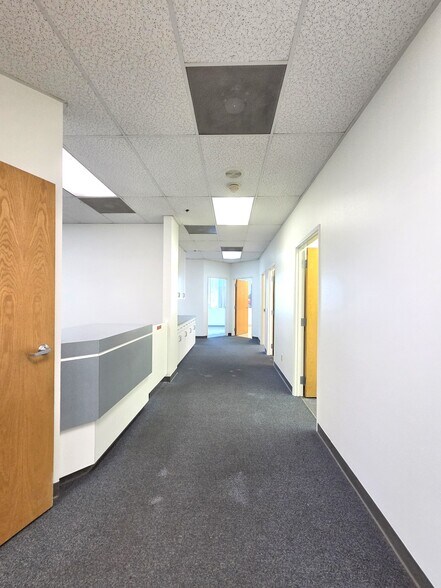 More Photos Of 300 Old River Rd, Bakersfield Medical For Lease