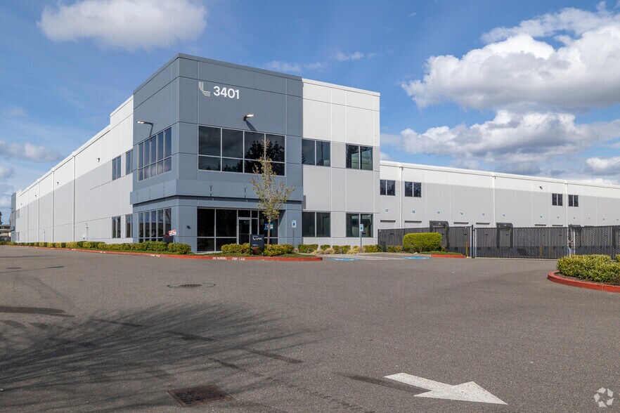 More Photos Of 3401 96th St S, Lakewood Distribution For Lease