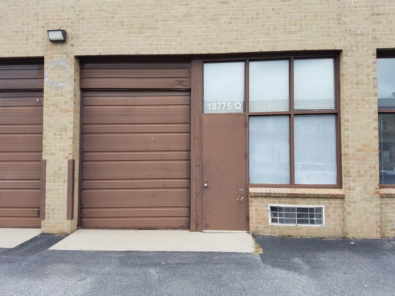 More Photos Of 18775 N Frederick Rd, Gaithersburg Warehouse For Lease