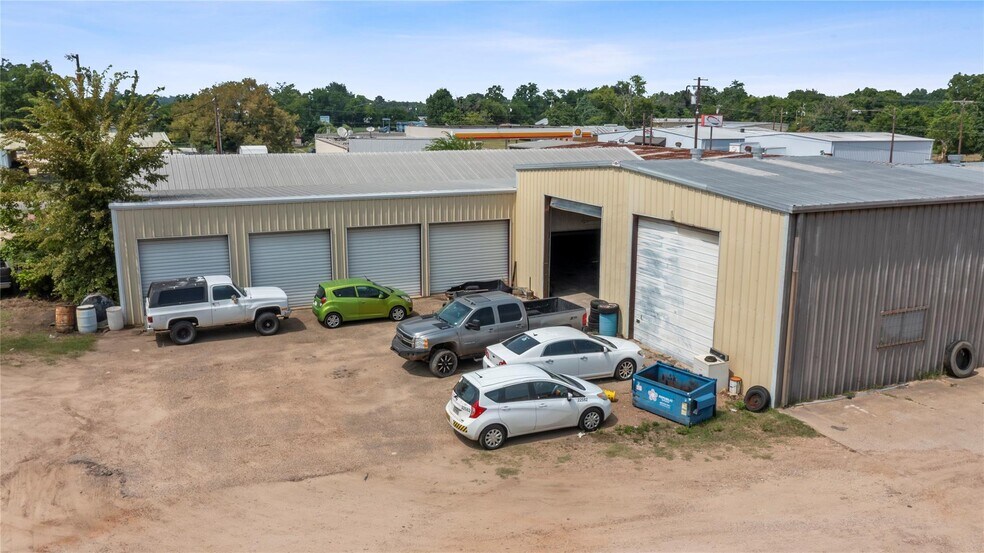 More Photos Of 613 N Palestine St, Athens Auto Repair For Sale