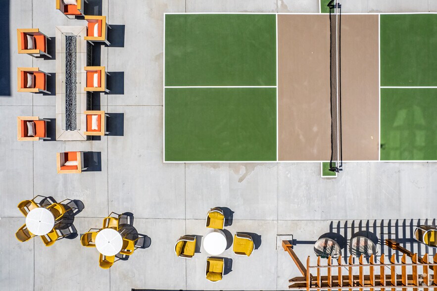 More Photos Of 701 Berkley Pky, Kansas City Apartments For Lease