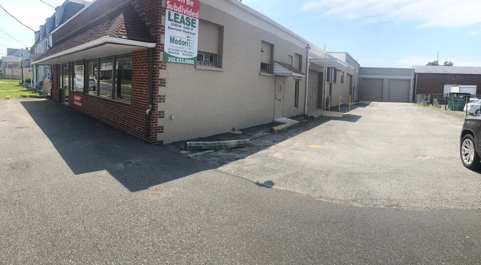 More Photos Of 110-112 W Market St, Newport Freestanding For Lease