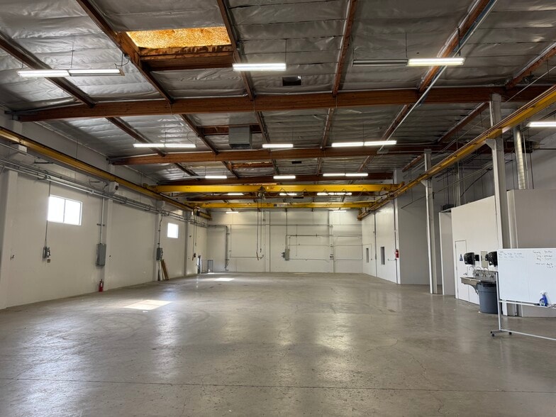More Photos Of 11310 Sherman Way, Sun Valley Manufacturing For Lease