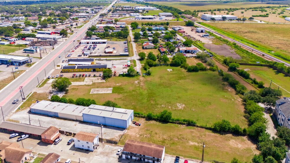 More Photos Of 3105 Houston Hwy, Victoria Land For Sale