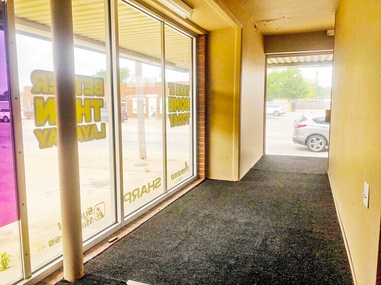 More Photos Of 104 E Graham Ave, Pryor General Retail For Sale