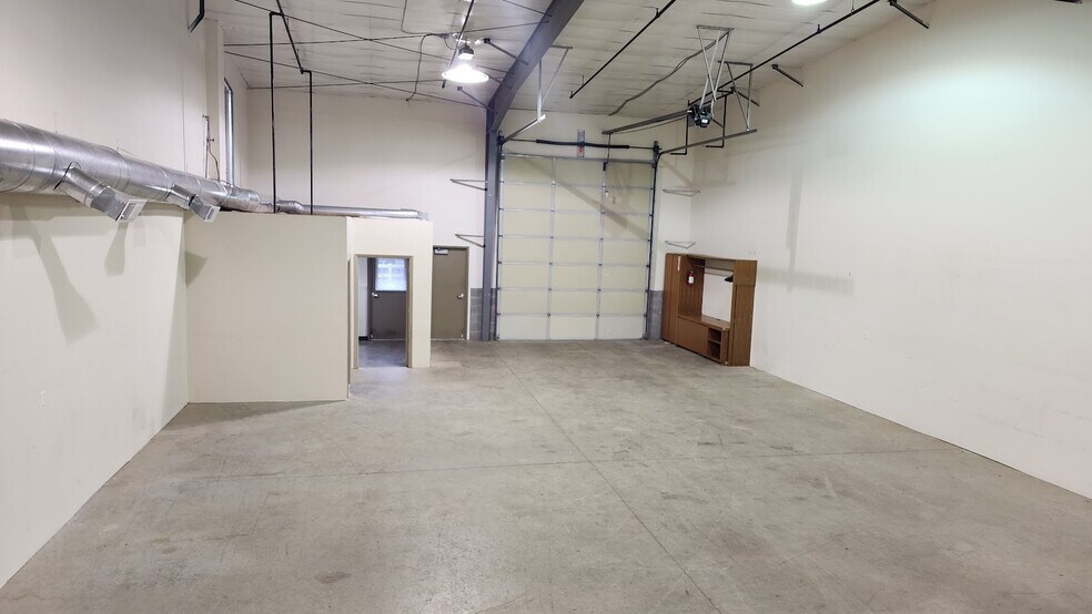 More Photos Of 14511 NE 10th Ave, Vancouver Light Manufacturing For Lease