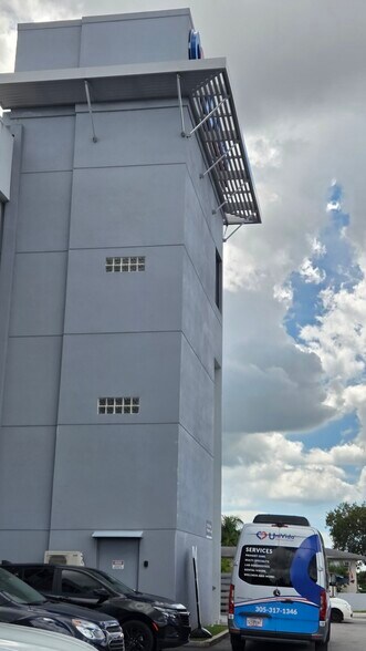 More Photos Of 3383 NW 7th St, Miami Medical For Lease