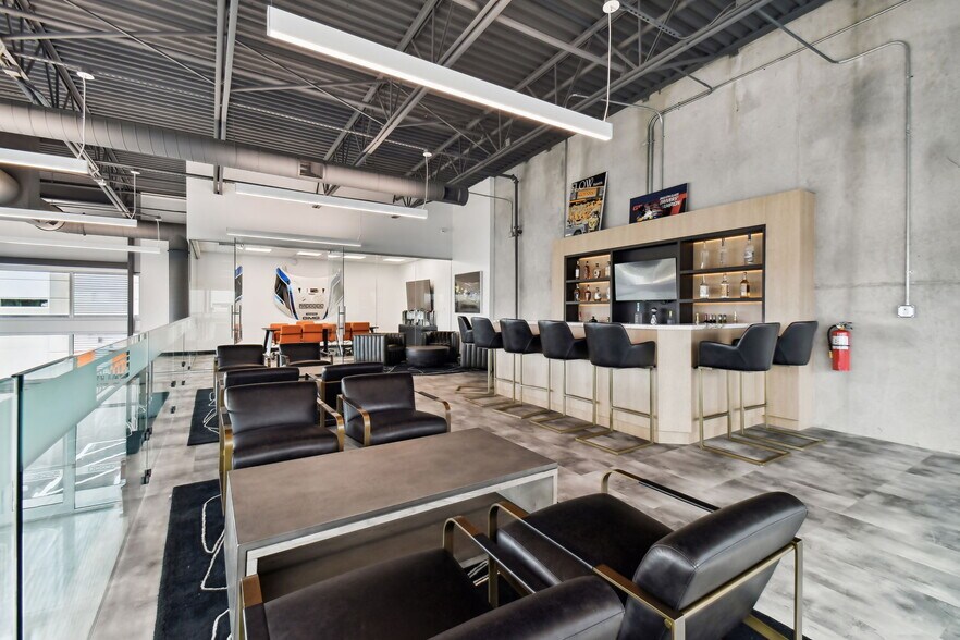 More Photos Of 1111 N 34th St, Tampa Self Storage For Sale