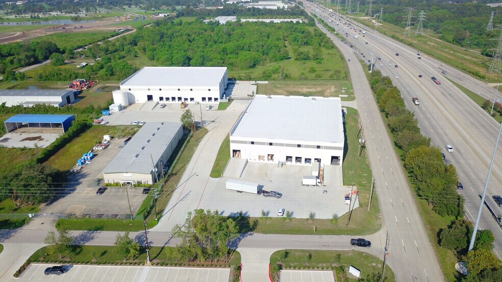 More Photos Of 1401 N Sam Houston Pky W, Houston Warehouse For Lease