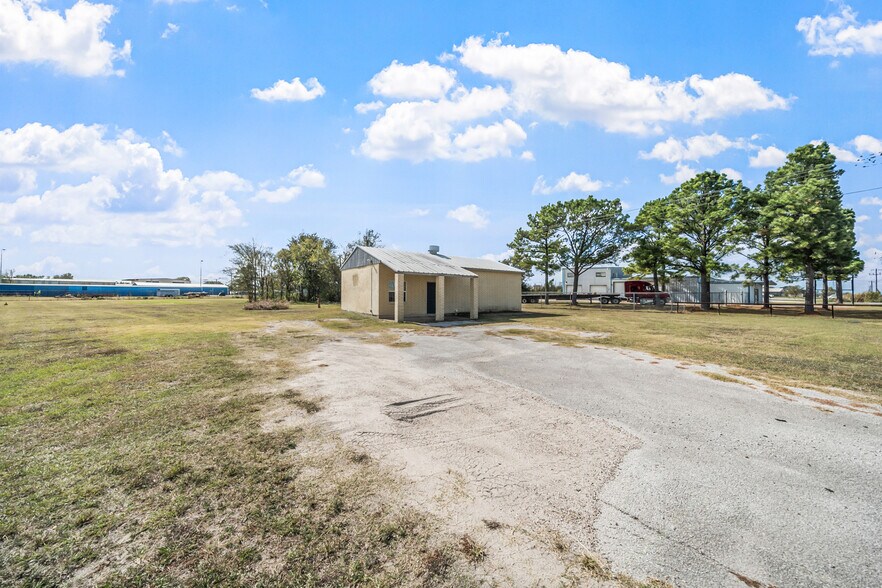 More Photos Of 1425 State Highway 75 N, Huntsville Office For Lease