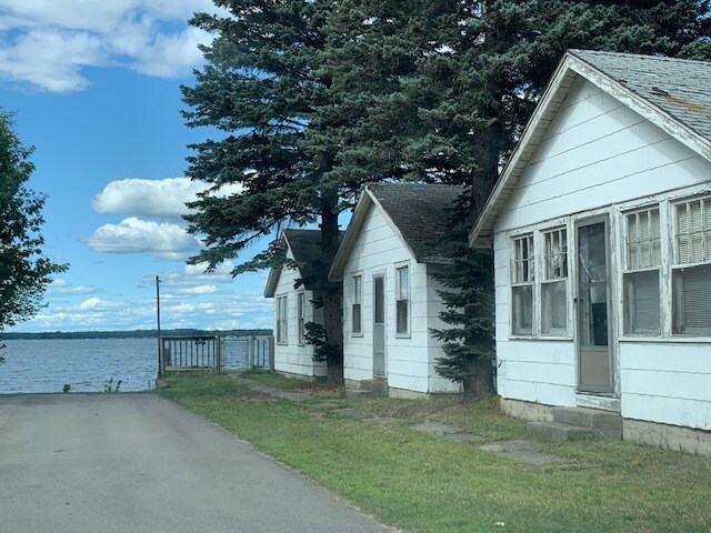 Primary Photo Of 117 4th St, Prudenville Hotel For Sale