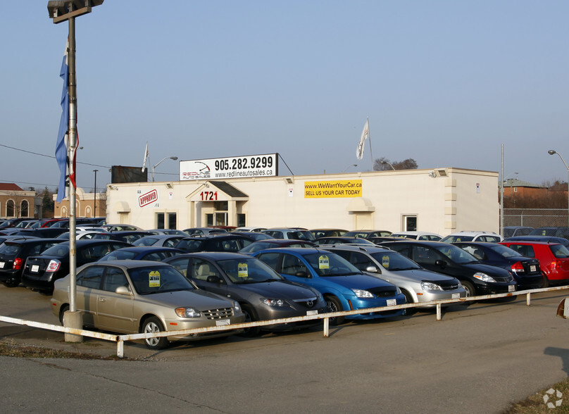 Primary Photo Of 1721 Dundas St E, Mississauga Auto Dealership For Sale