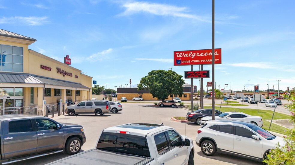 More Photos Of 1210 Business Interstate 35 hwy, New Braunfels Drugstore For Sale