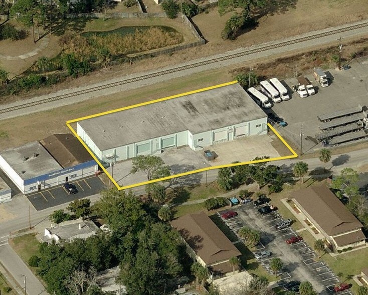 More Photos Of 1638-1644 S Segrave St, South Daytona Truck Terminal For Sale
