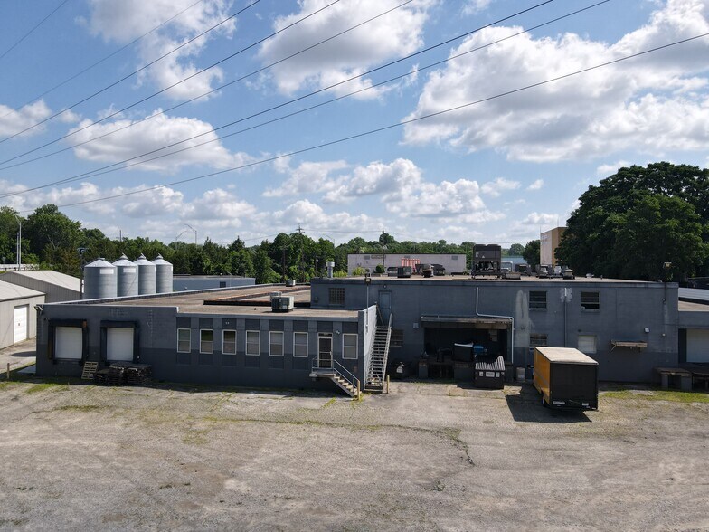 More Photos Of 3717 Jonlen Dr, Fairfax Flex For Lease