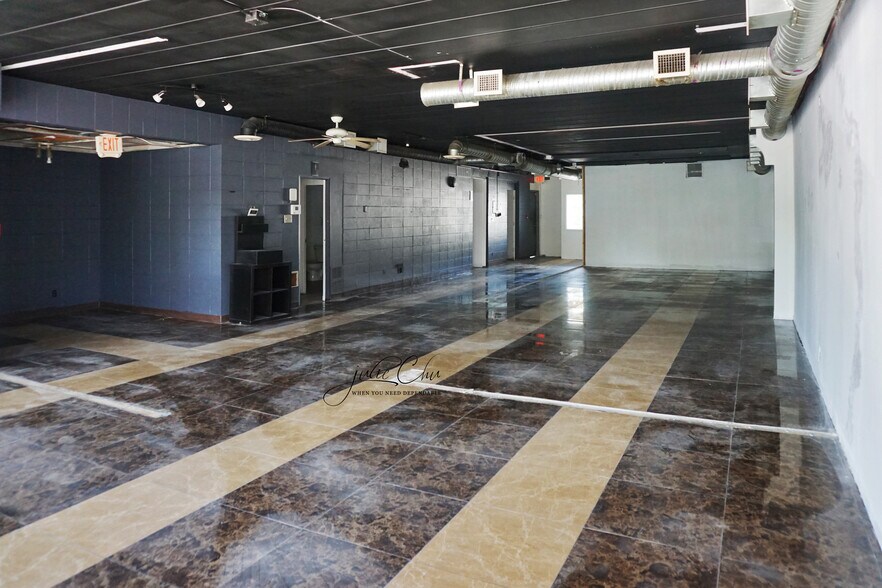 More Photos Of 10762 82nd Ave NW, Edmonton Storefront Retail Office For Lease