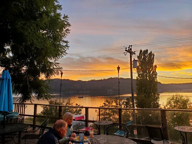 More Photos Of 204 S Coeur D Alene Ave, Harrison Restaurant For Sale