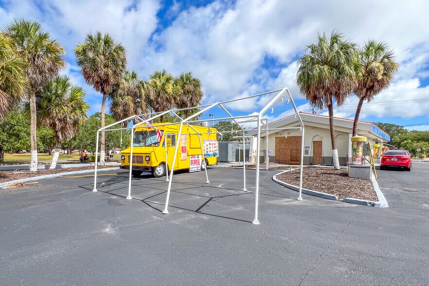 More Photos Of 5704 14th St W, Bradenton Convenience Store For Sale