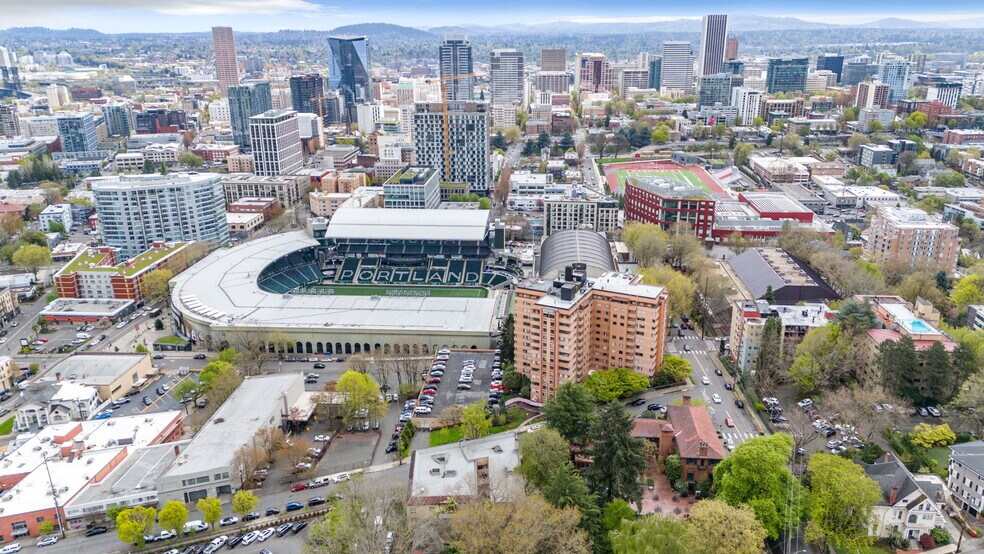 More Photos Of 911 SW 21st Ave, Portland Apartments For Sale