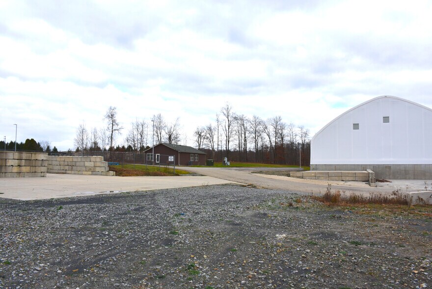 More Photos Of 105 McQuiston Dr, Jackson Center Industrial For Sale