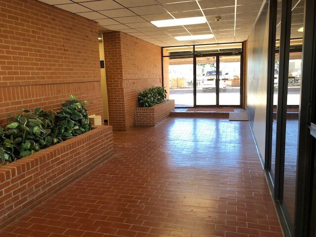 More Photos Of 312 E Illinois Ave, Midland Office For Lease