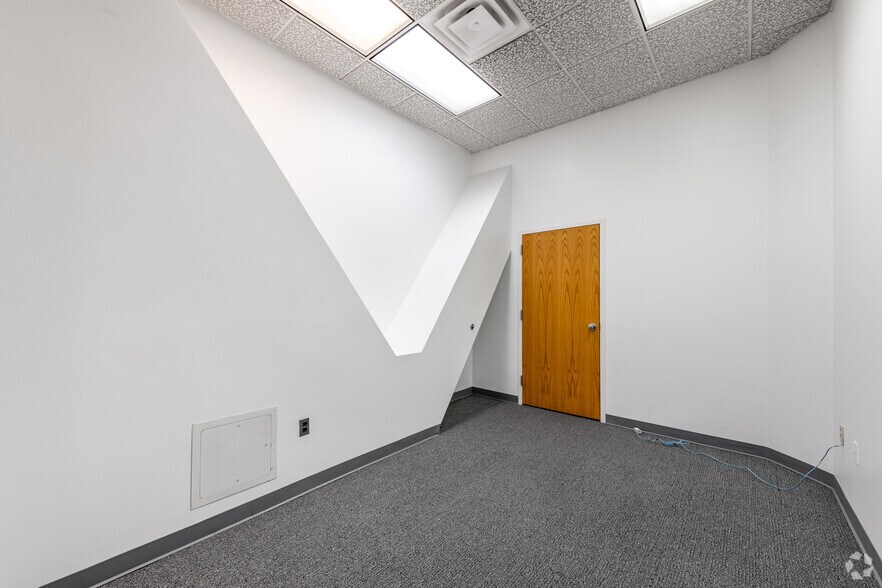 More Photos Of 1375 E 9th St, Cleveland Office For Lease