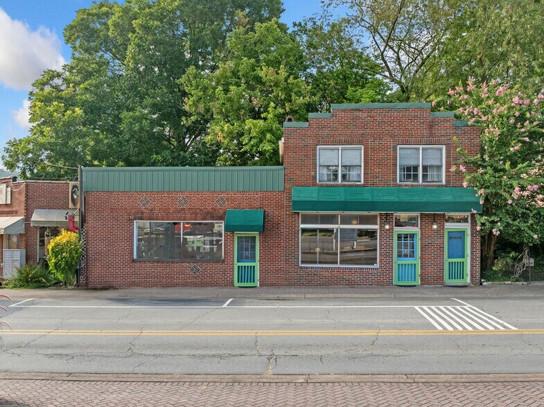 More Photos Of 108 N Main St, Ellijay Storefront Retail Residential For Sale