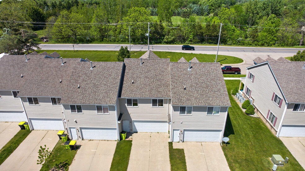 More Photos Of 9295 Cedar Creek Ct, Swartz Creek Apartments For Sale