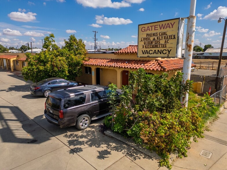 Primary Photo Of 1407 W 16th St, Merced Hotel For Sale