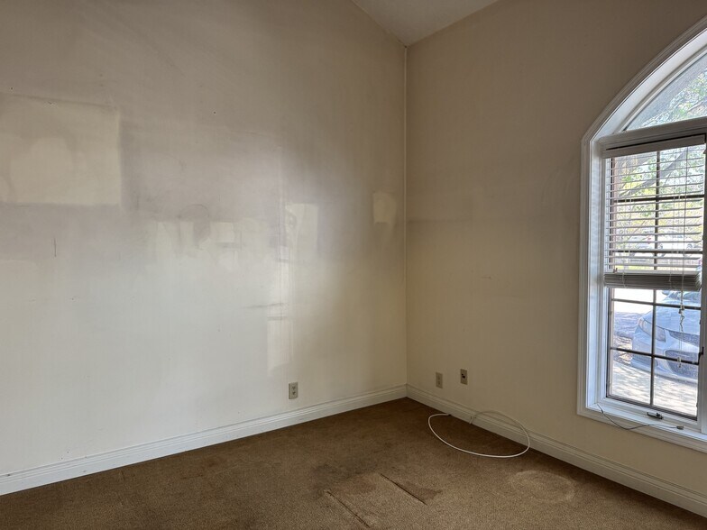 More Photos Of 160 Sagamore Pky W, West Lafayette Office For Lease