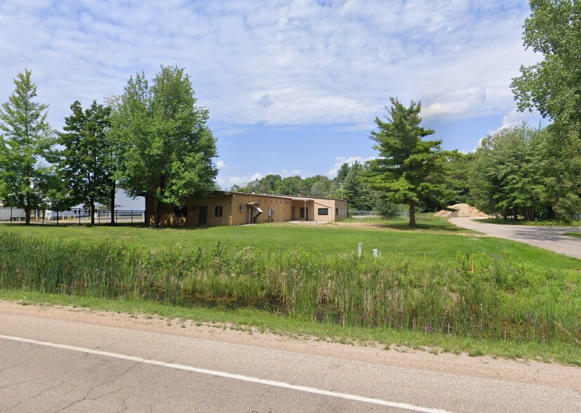 Primary Photo Of 2705 E Richmond St, Shawano Manufacturing For Lease