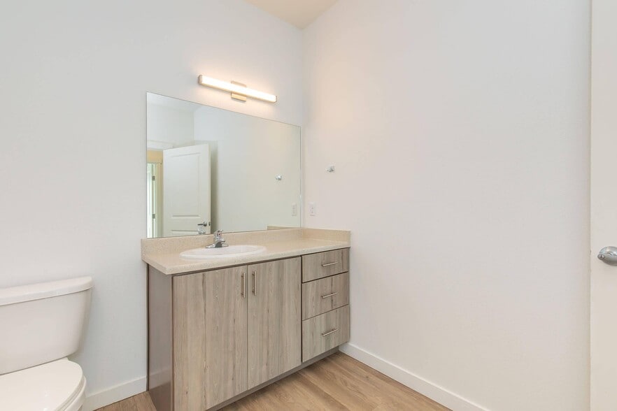 More Photos Of 15300 33rd Ave S, Seatac Apartments For Lease