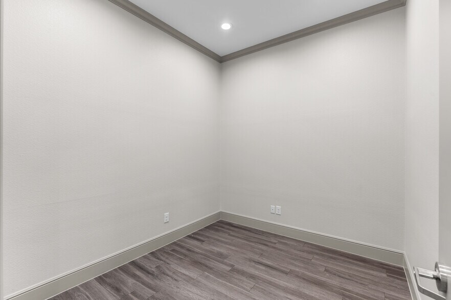 More Photos Of 17138 N Eldridge Pky, Tomball Medical For Lease