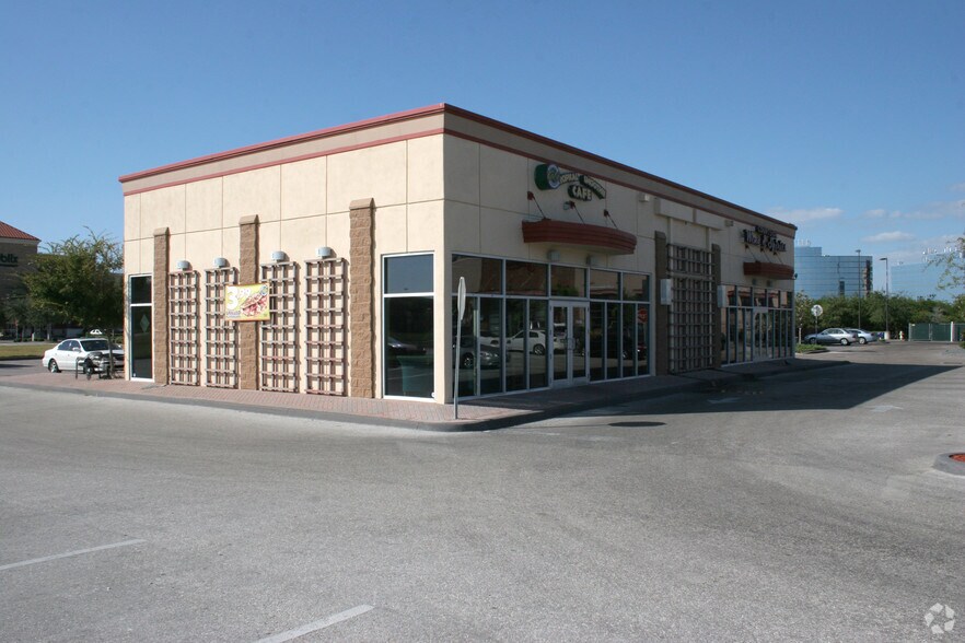 Primary Photo Of 150 Fountain Pky, Saint Petersburg Restaurant For Lease