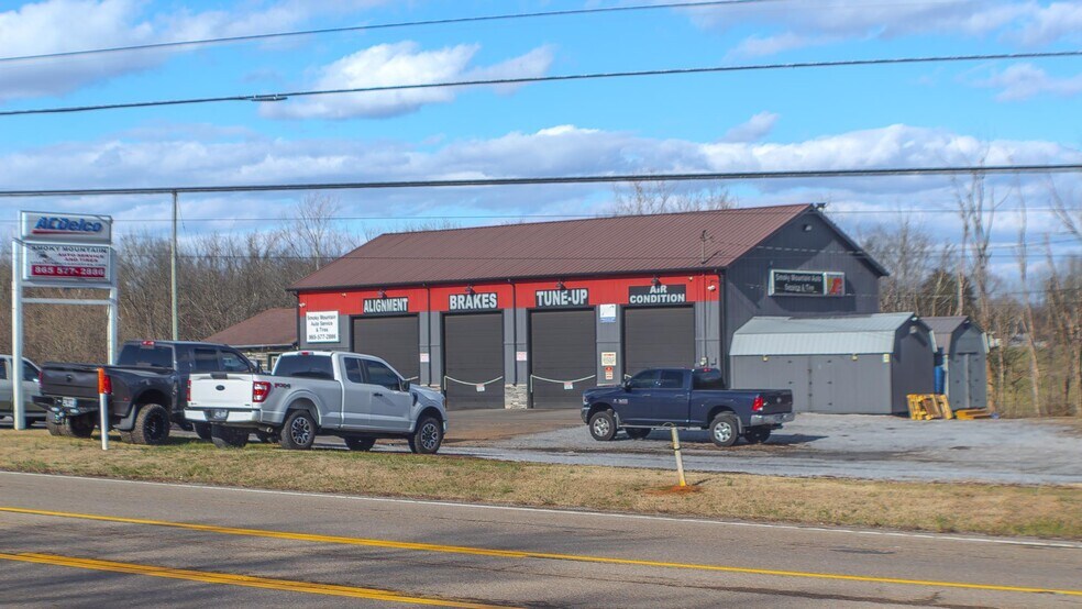 Primary Photo Of 11910 Chapman Hwy, Seymour Auto Repair For Sale