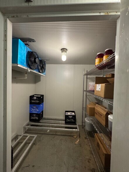 More Photos Of 3827 Bell Blvd, Bayside General Retail For Lease