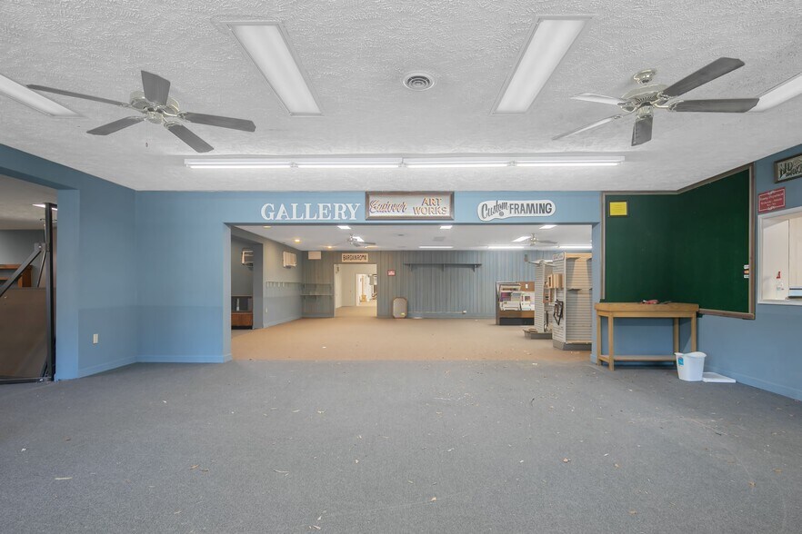 More Photos Of 4017 Dunn Rd, Eastover Showroom For Lease