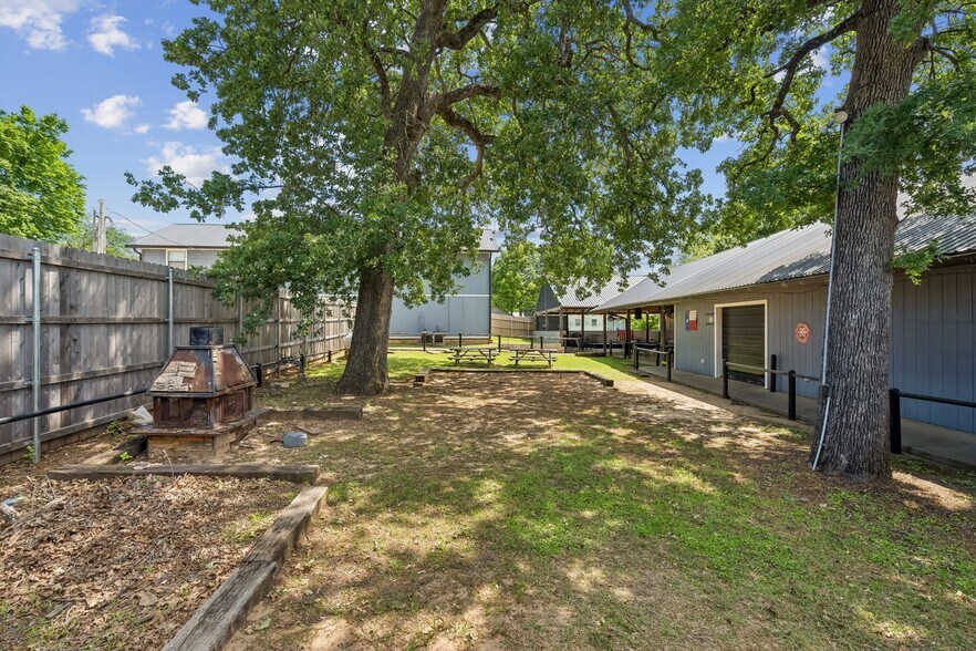 More Photos Of 8848 Soldier Creek Rd, Kingston Hotel For Sale